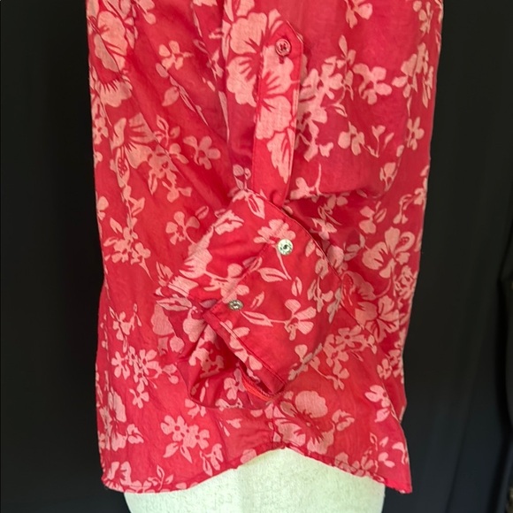 Floral Red Button-Up Women's Gap Top, size Large - Picture 6 of 8